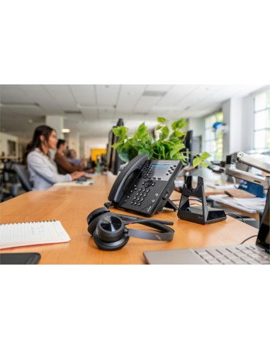 Auriculares USB-C Voyager 4320 + adaptador BT700