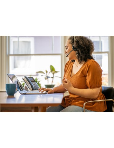 Auriculares USB-C Voyager 4320 + adaptador BT700