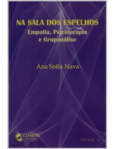 Na Sala dos Espelhos