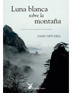 LUNA BLANCA SOBRE LA MONTANA