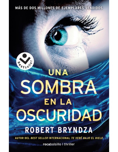 UNA SOMBRA EN LA OSCURIDAD
