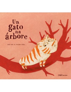 UN GATO NA ARBORE