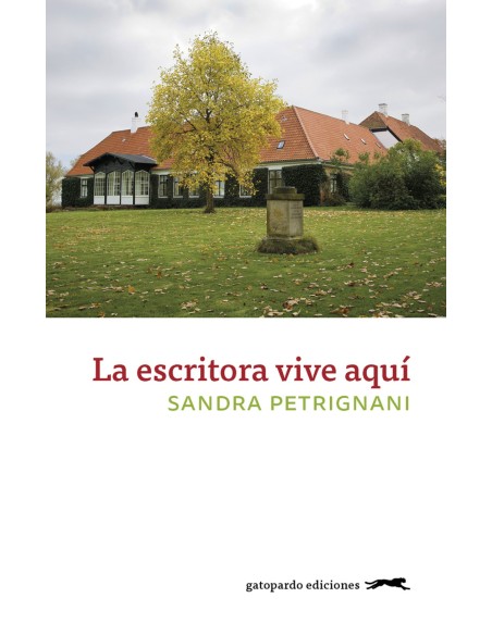 LA ESCRITORA VIVE AQUI