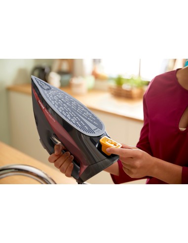 7000 series DST7022/40 Plancha de vapor HV en negro/rojo