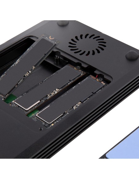 Caja Thunderbolt 3&trade  de 4 Bahías NVMe M.2 para SSD, con 1 Puerto de Vídeo DisplayPort y 2 Thunderbolt 3, 40gbps, con Fuent