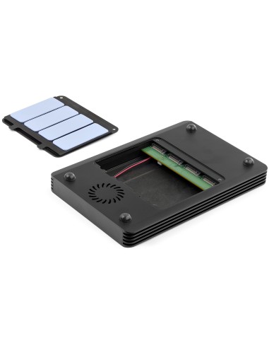 Caja Thunderbolt 3&trade  de 4 Bahías NVMe M.2 para SSD, con 1 Puerto de Vídeo DisplayPort y 2 Thunderbolt 3, 40gbps, con Fuent