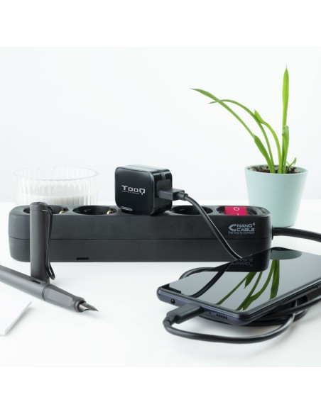 TQWC-1S01 cargador de dispositivo móvil Negro Interior