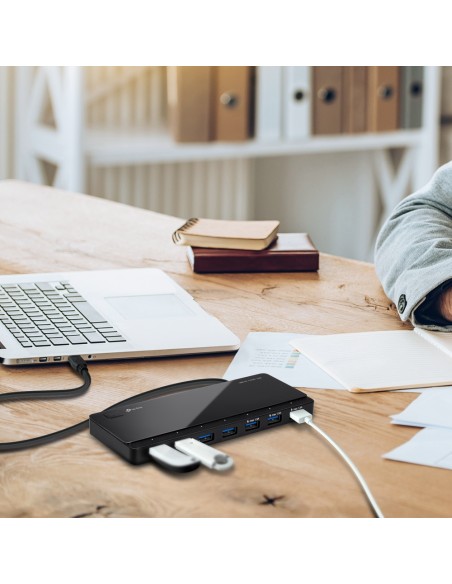 UH700 hub de interfaz USB 3.2 Gen 1 (3.1 Gen 1) Micro-B 5000 Mbit/s Negro