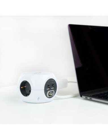 Base de 3 enchufes con 4 USB's (2 USB A + 2 USB-C), con interruptor
