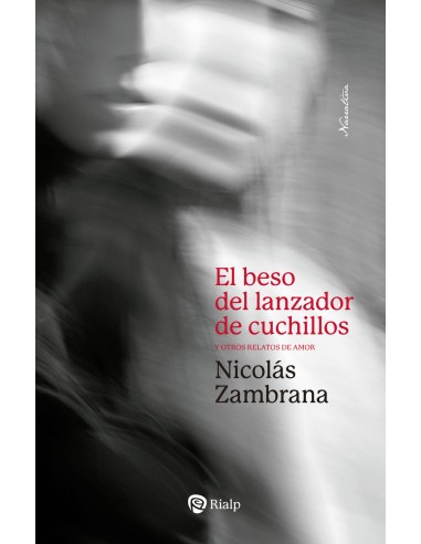 El beso del lanzador de cuchillos