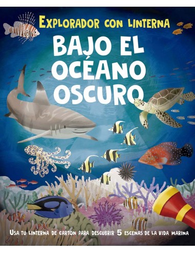 Explorador con linterna Bajo el oceano oscuro