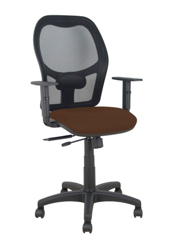 Silla Alocén traslack malla negra asiento bali marrón oscuro brazos regulables