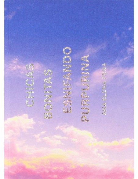 Chicas bonitas esnifando purpurina