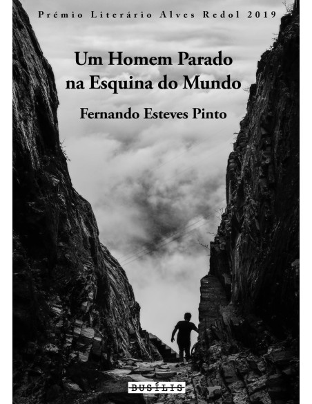 Homem parado na esquina do mundo Um