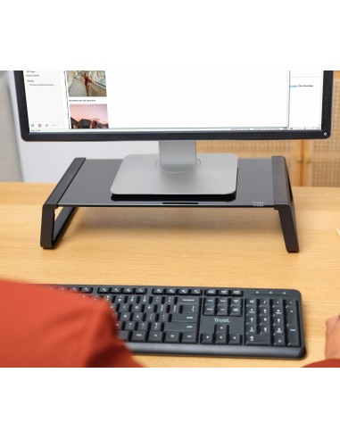 Monta Negro Escritorio