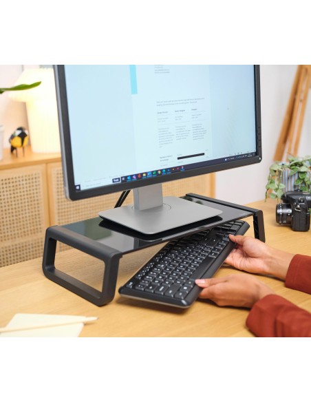 Monta Negro Escritorio