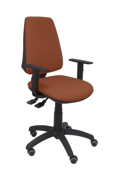Silla Elche S bali marrón brazos regulables ruedas de parquet