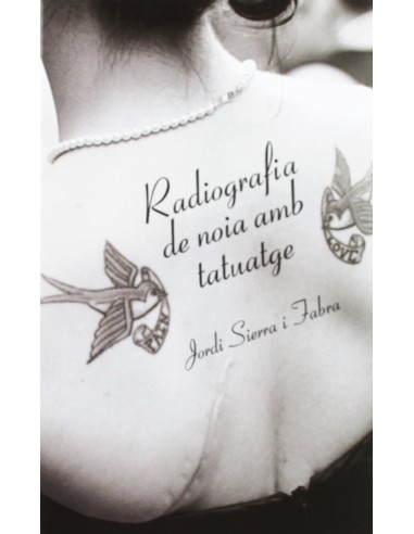 Radiografia de noia amb tatuatge