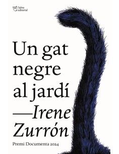 Un gat negre al jardi