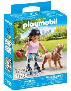 PATINADORA CON RETRIEVER PLAYMOBIL