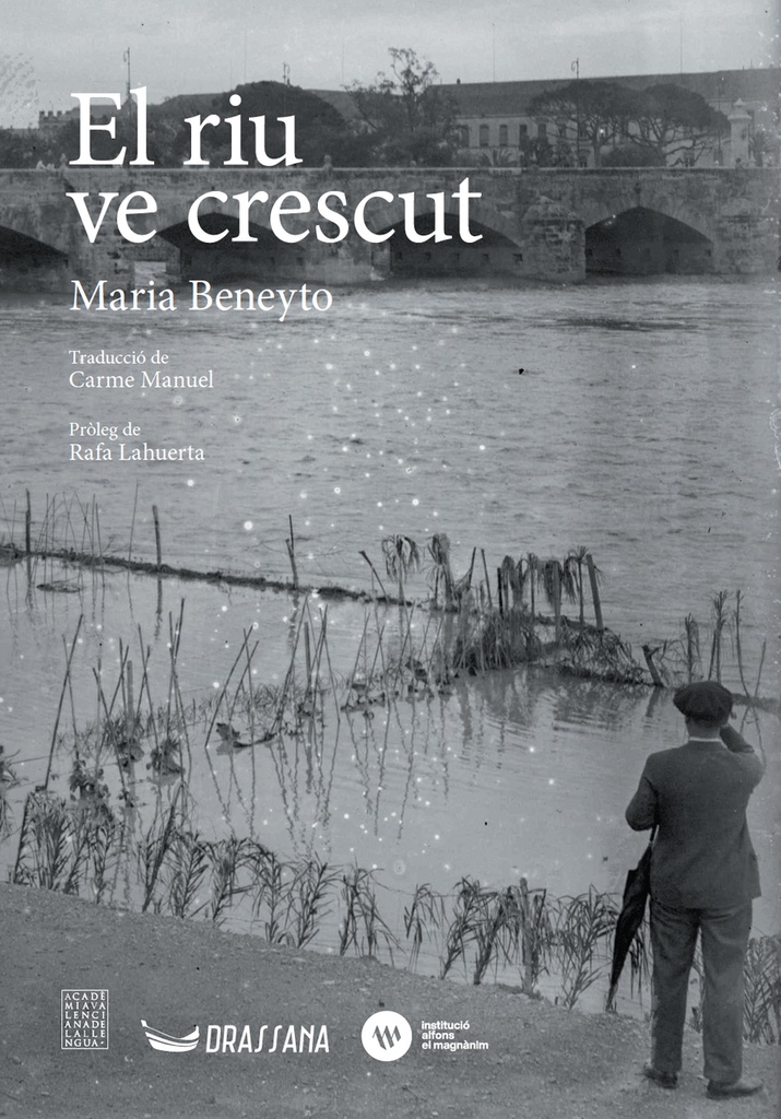El riu ve crescut