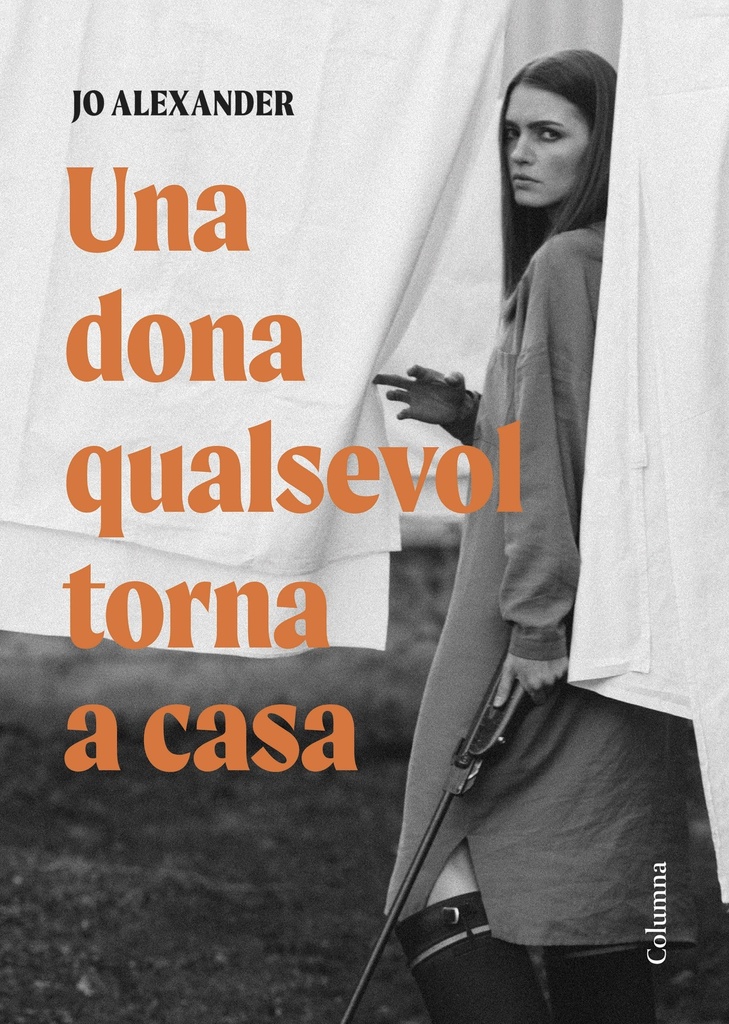 Una dona qualsevol torna a casa